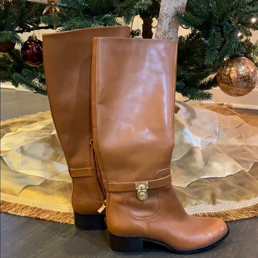 NWOT Michael Kors Boots Size 8!!